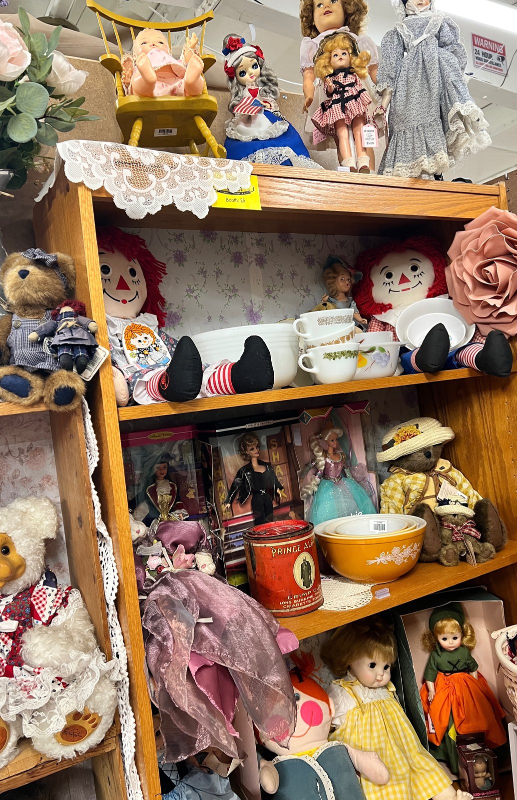 The Dusty Dollhouse booth