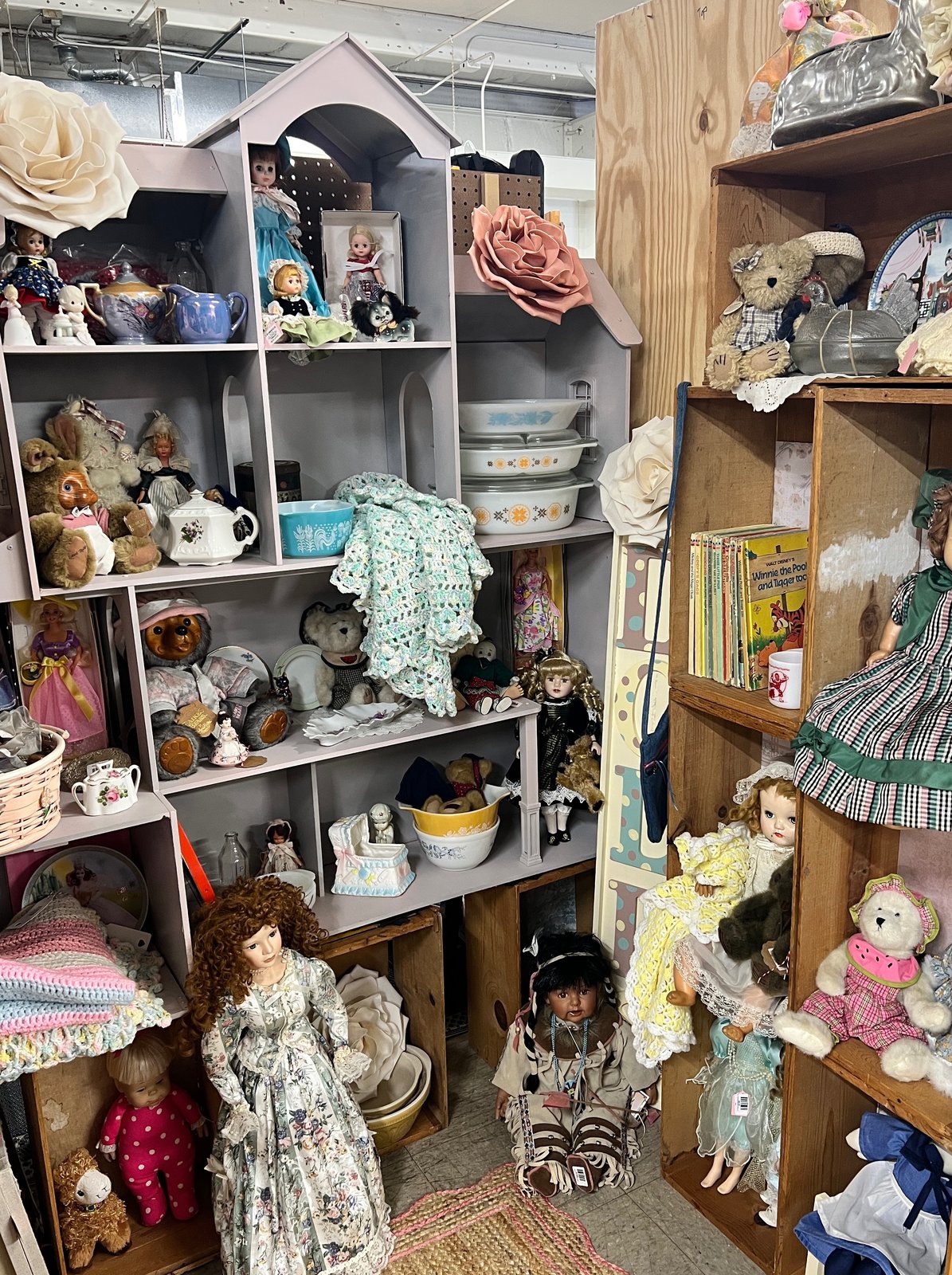 The Dusty Dollhouse booth