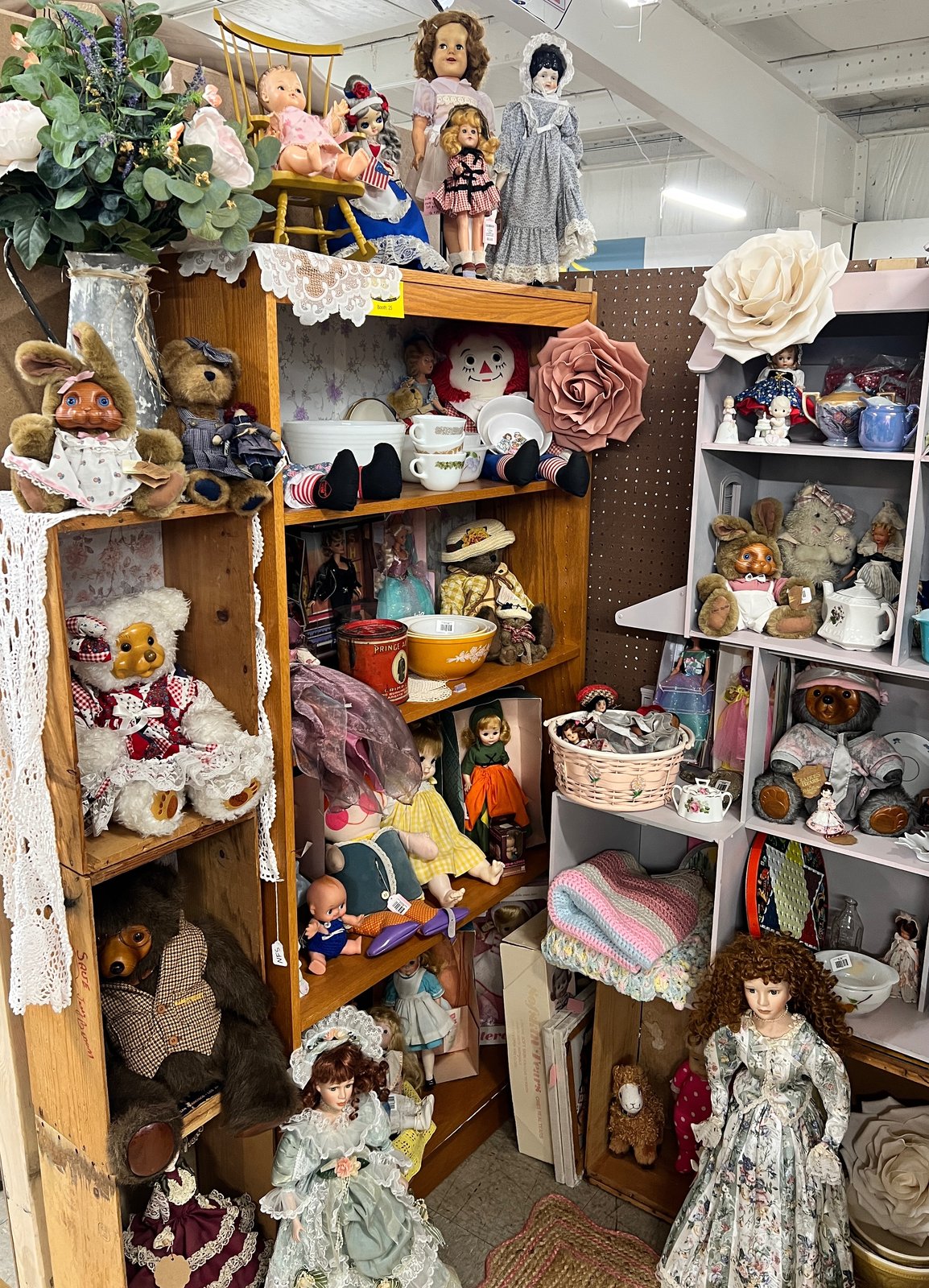 The Dusty Dollhouse booth