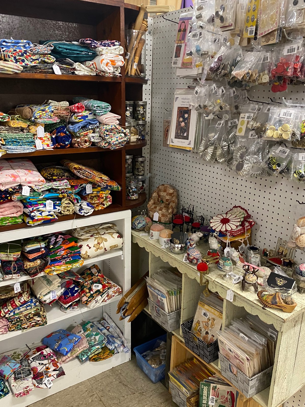 BeeStitched booth