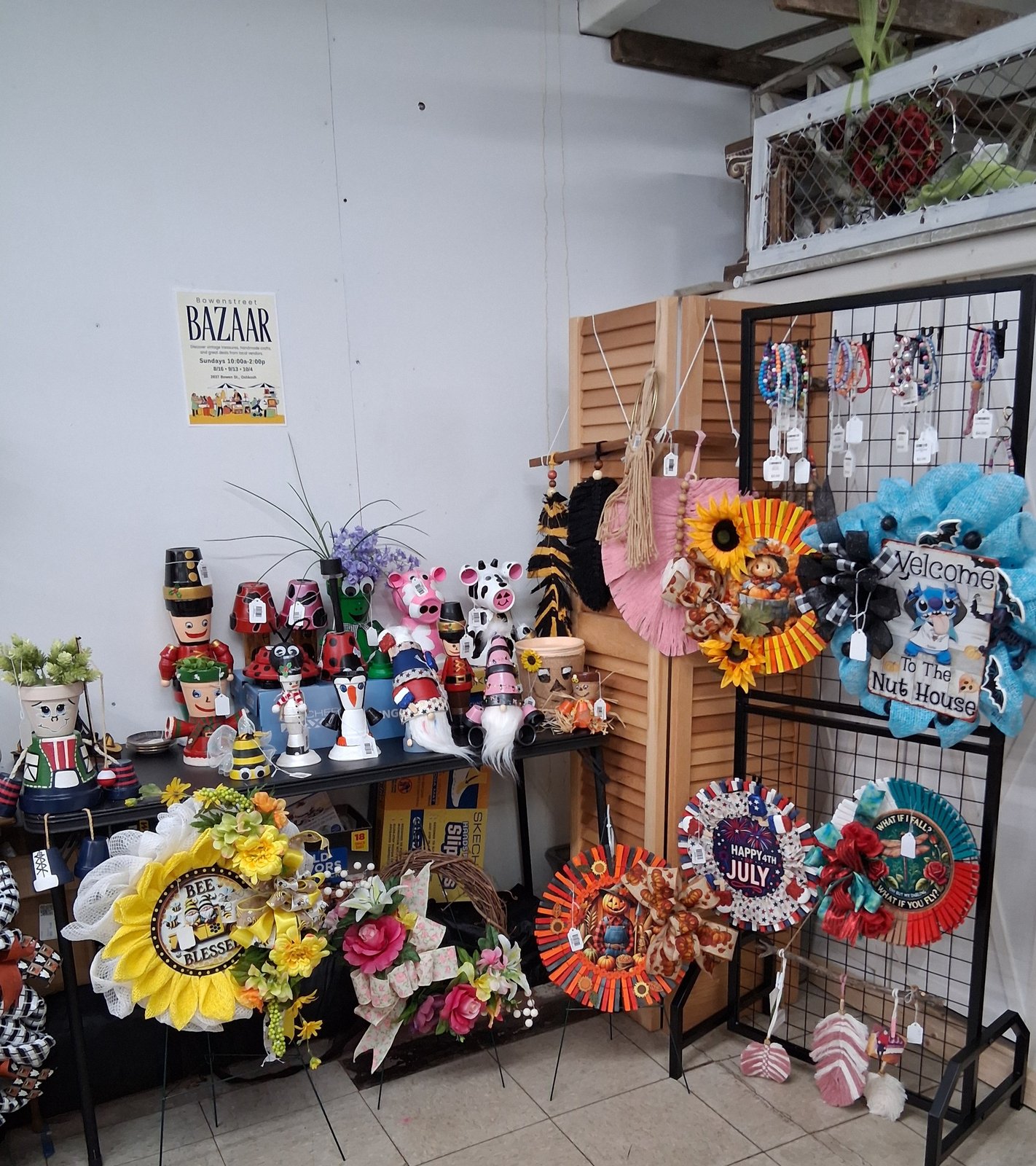 Wreaths by GibbyGal booth