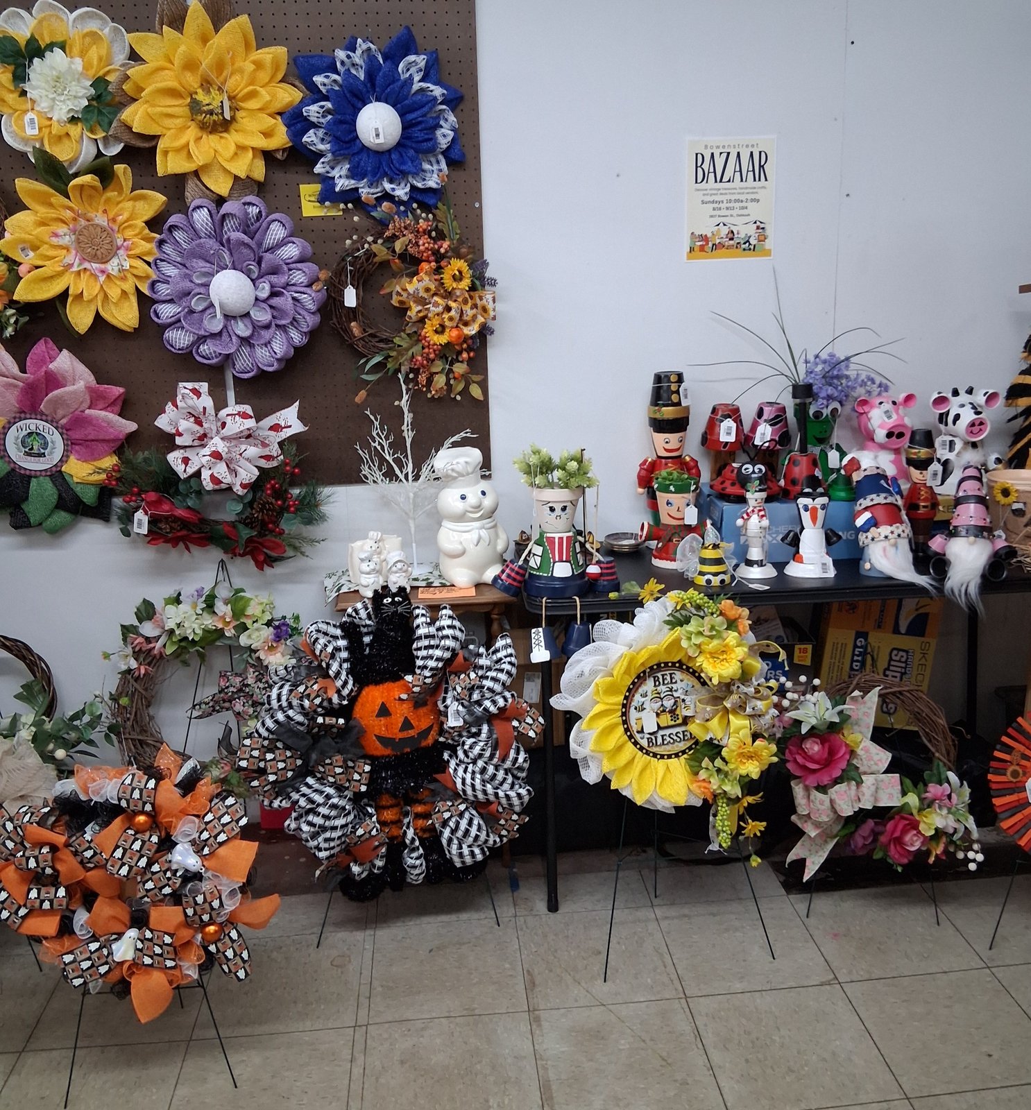 Wreaths by GibbyGal booth