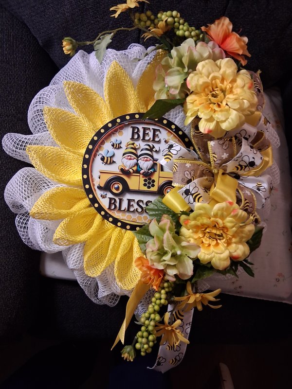 Bee Kind Flower Wreath
