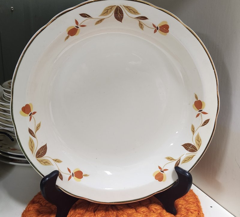 Vtrg. Autumnn Leaf Bowl