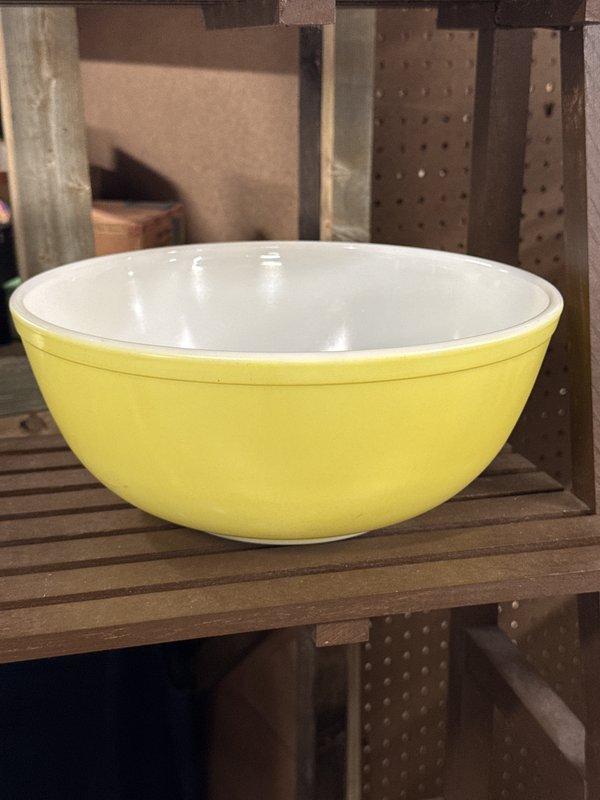 Pyrex 404 Yellow 4Qt Bowl