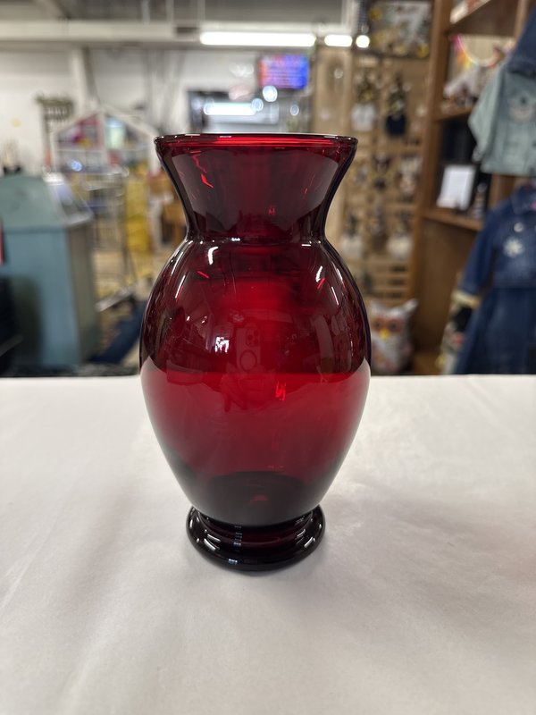 AnchorHocking Royal Ruby Red Vase