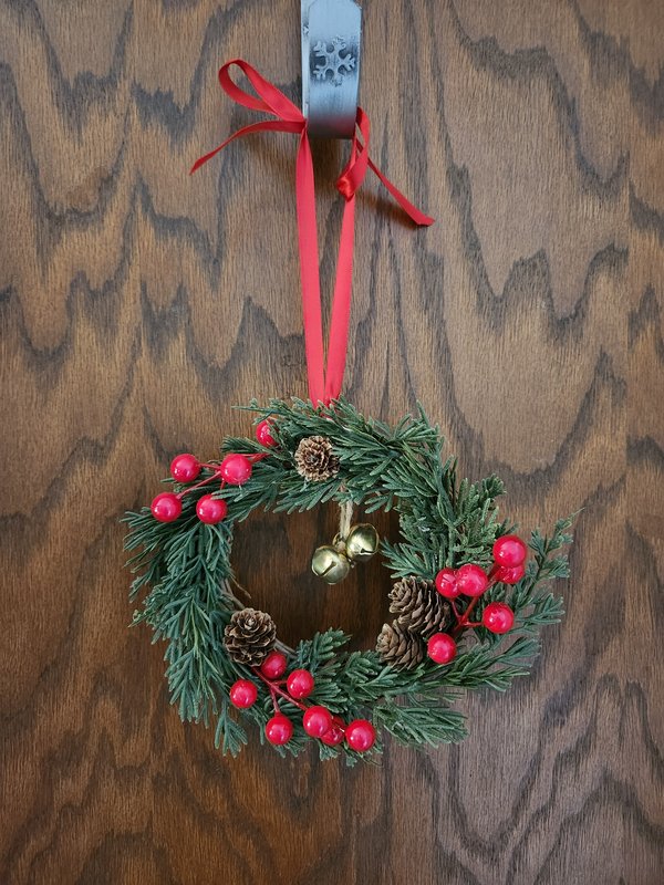 7" pine cone wreath with bells