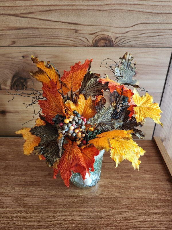 Small leaves floral, glass jar