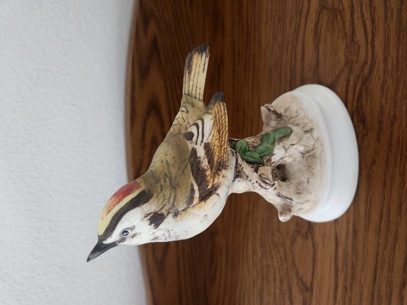 Lefton Kinglet (KW4206)