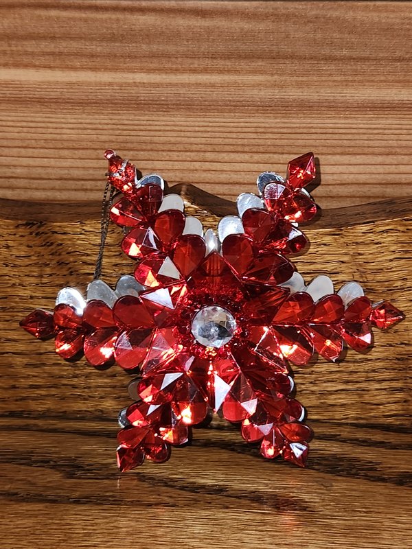 Red sparkling star ornament
