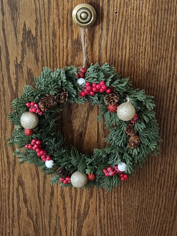 10" Gold glitter ball holiday wreath