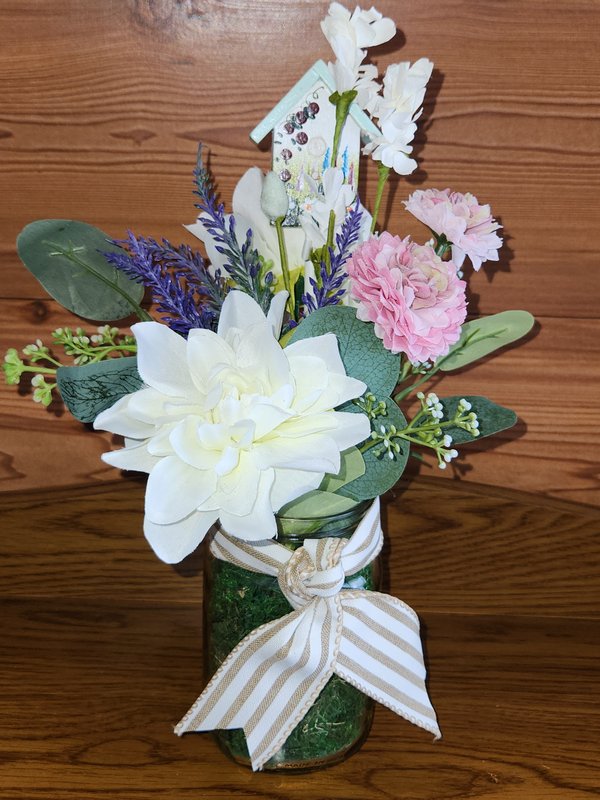 Birdhouse floral decor