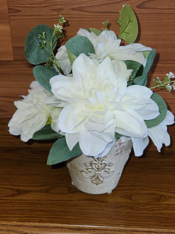 Florals in fleur-de-lis pot