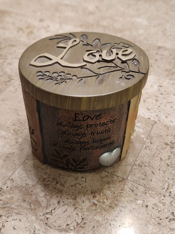 Love trinket box with lid