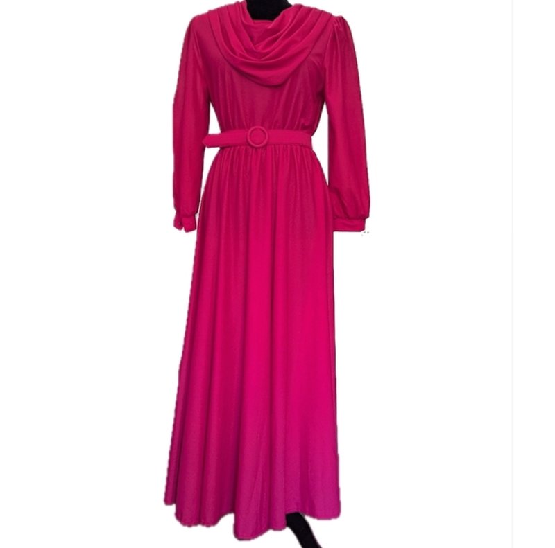Raspberry scoop neck dress with belt