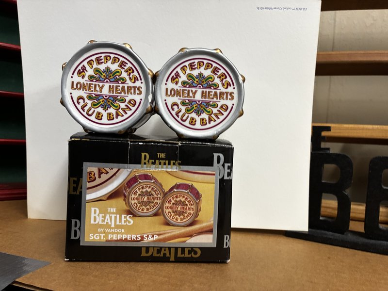 jk The Beatles Salt & Pepper Shakers
