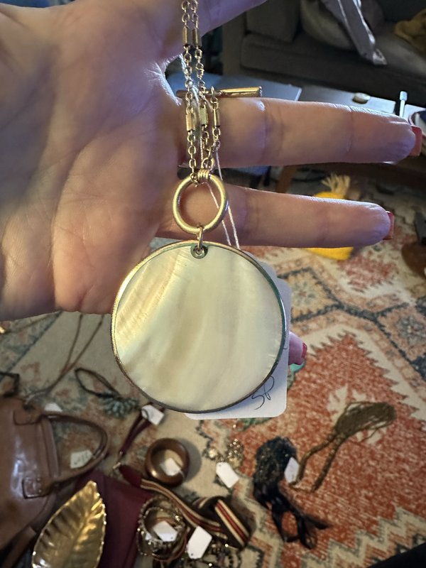 circle shell necklace
