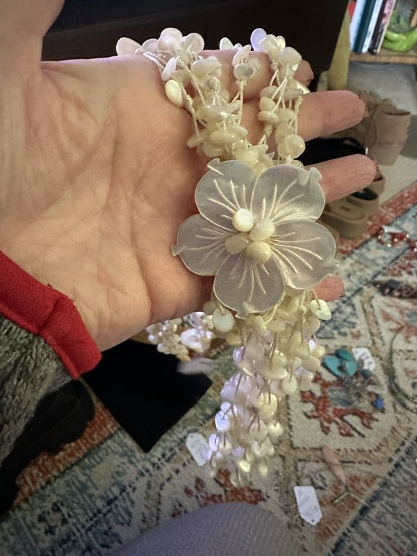 shell flower necklace