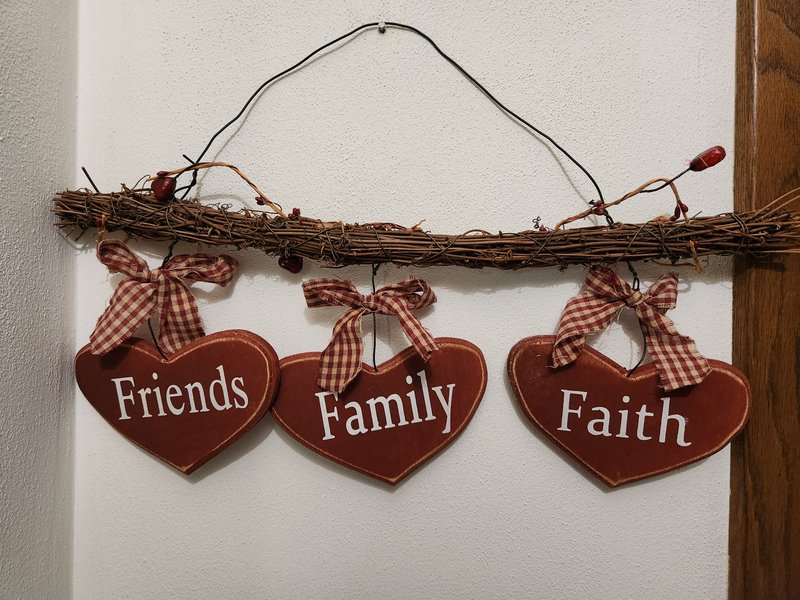 Three hearts wall decor