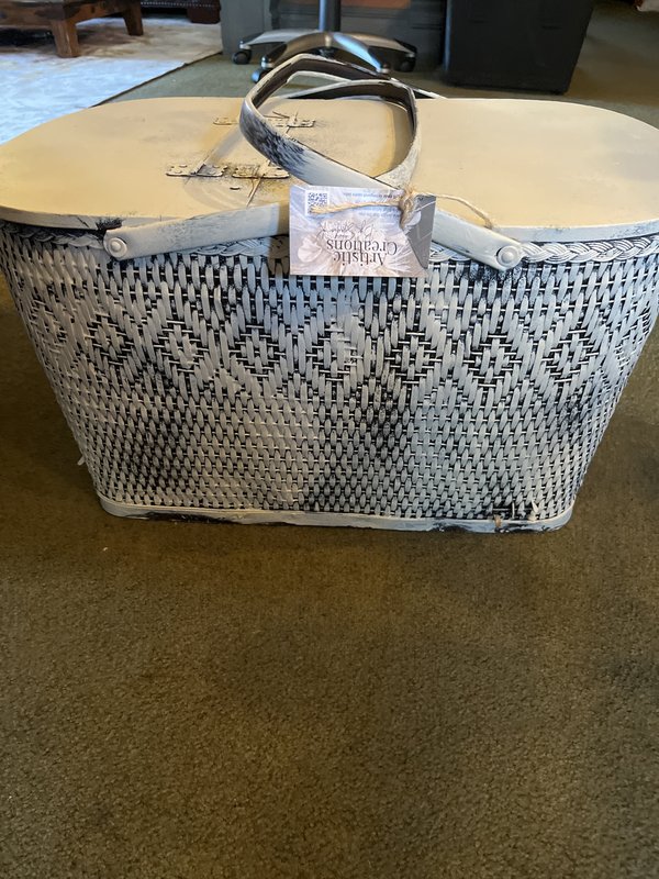 Vintage Wicker Picnic Basket