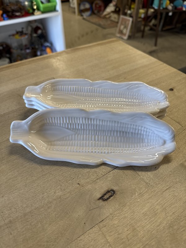 Vintage Corn Dishes (4)