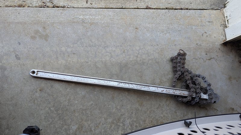 Pipe wrench