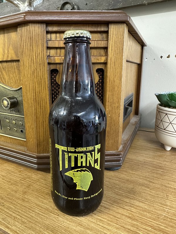 2006 UW Oshkosh Titan Pilsner bottle