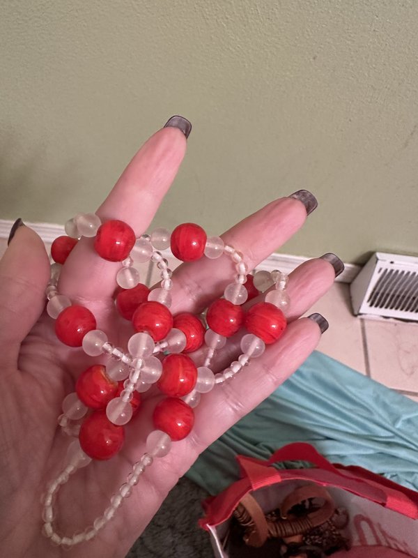 red &white glass bead necklace