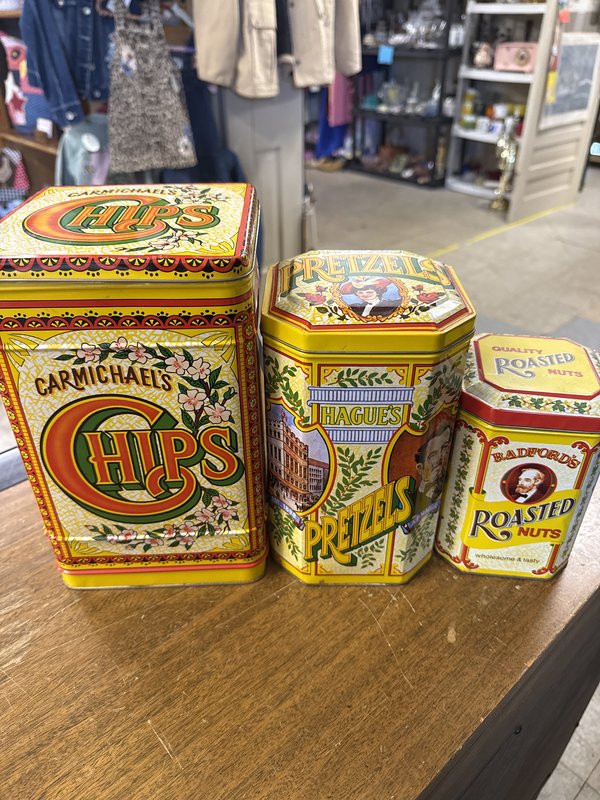 Vintage Tins Set