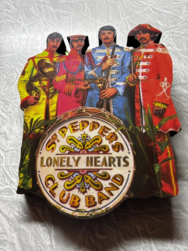 jk 1966 Beatles St. Pepper cut-out Magnet