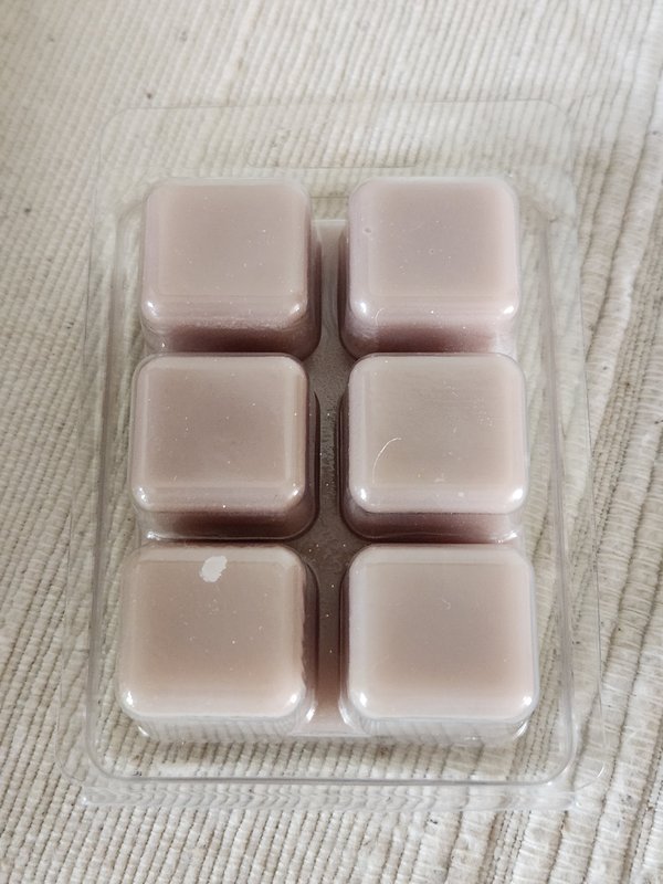 "Velvet Woods" wax melts