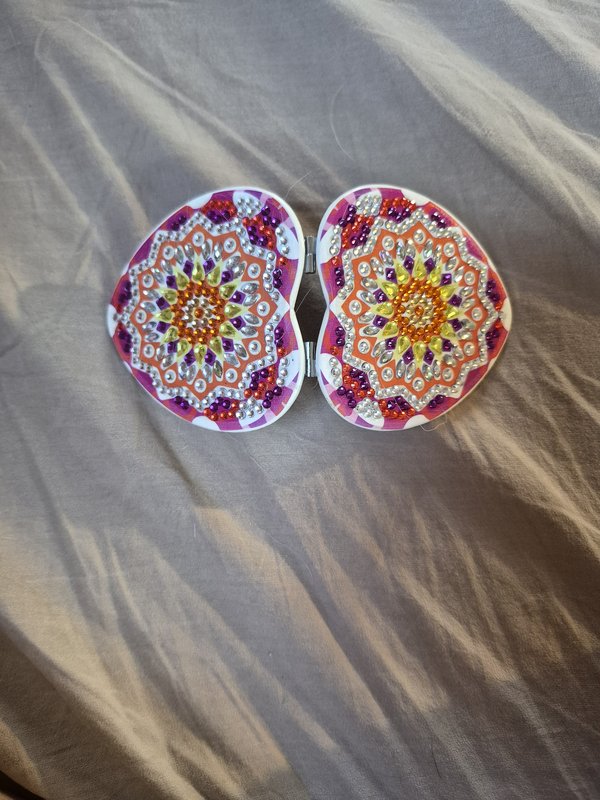 Diamond Art Heart Compact Mirror h1