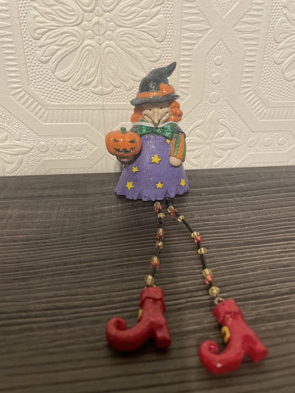 Witch Shelf Sitter