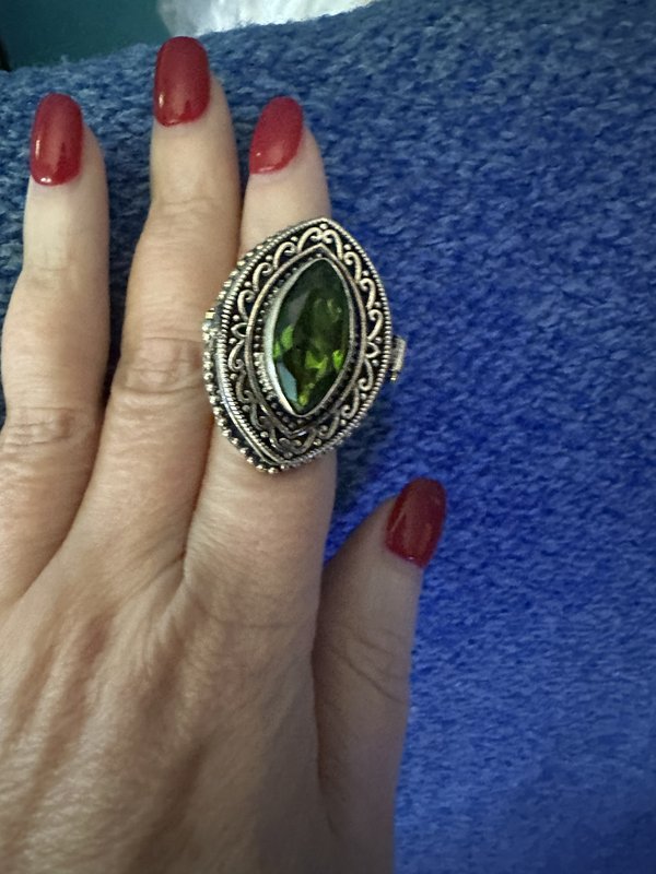 green poison ring