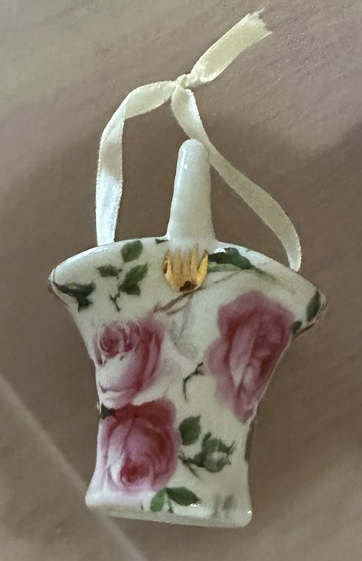 Tiny Rose Basket
