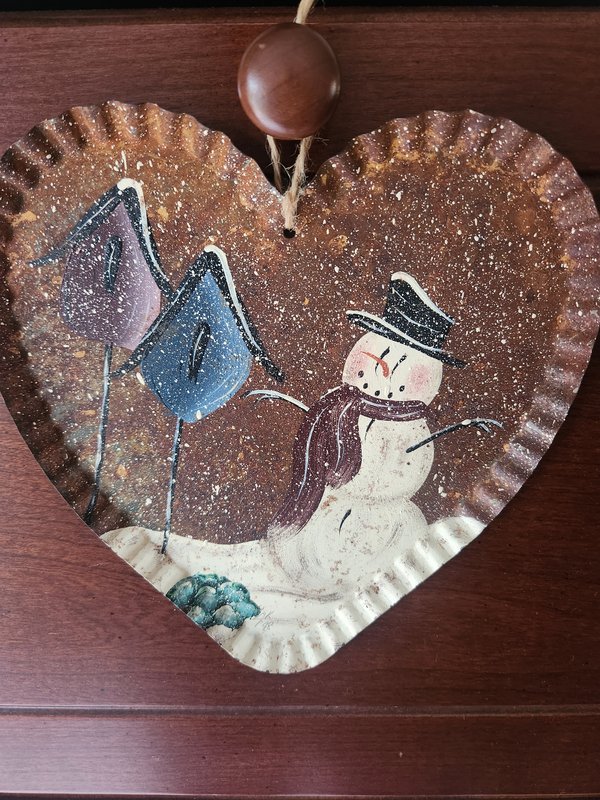 Metal hanging heart with snowman