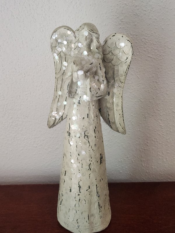 Angel figurine