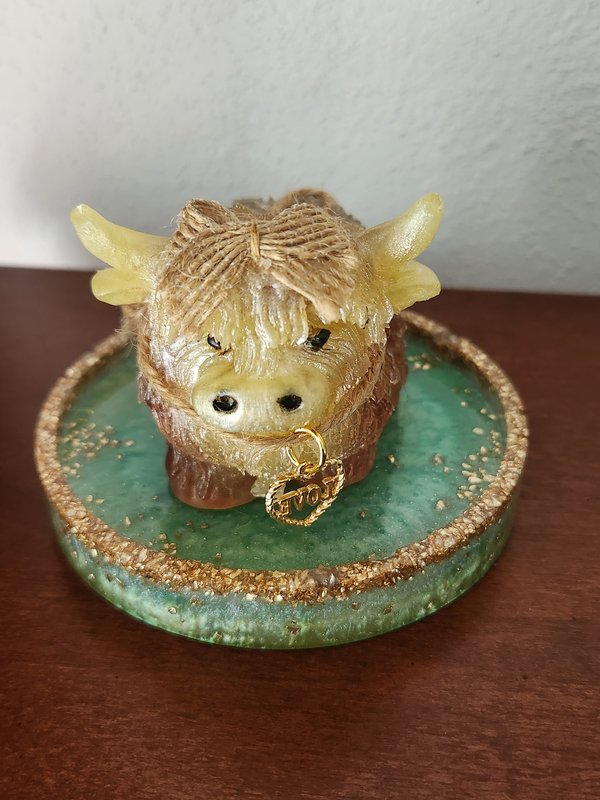 Light brown Highland Cow figurine set