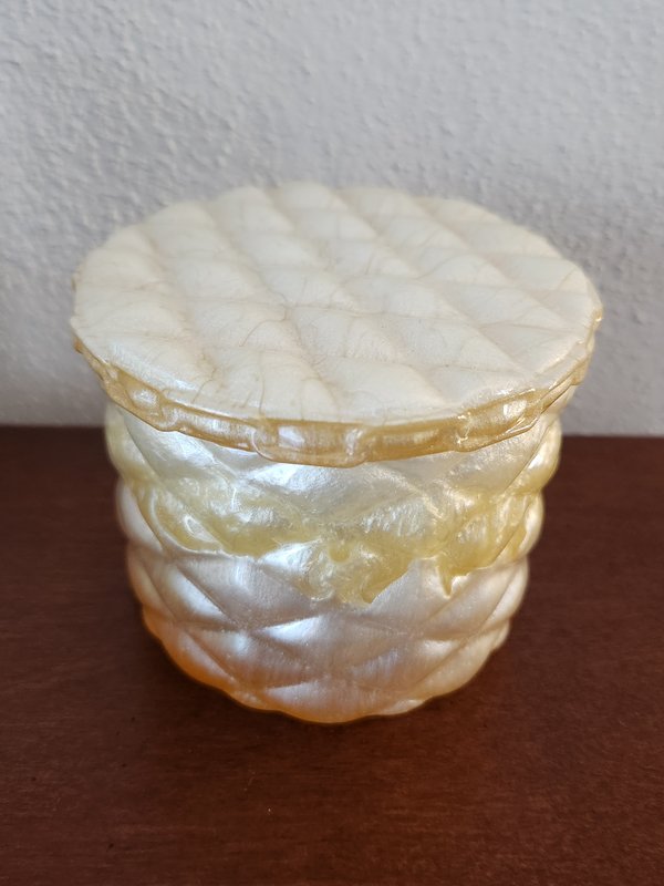 light champagne quilted jar