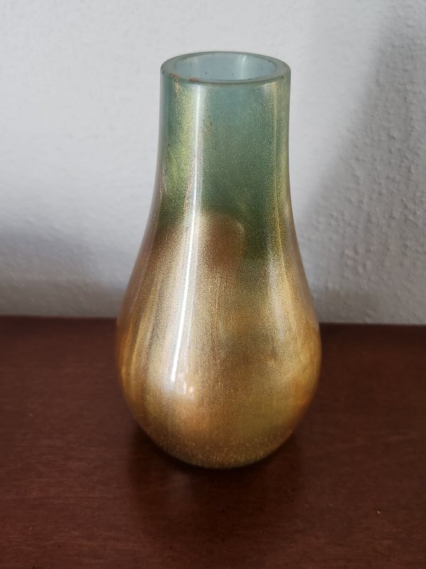 Resin shimmer vase