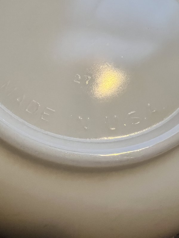 PYREX Milkglass Bowl