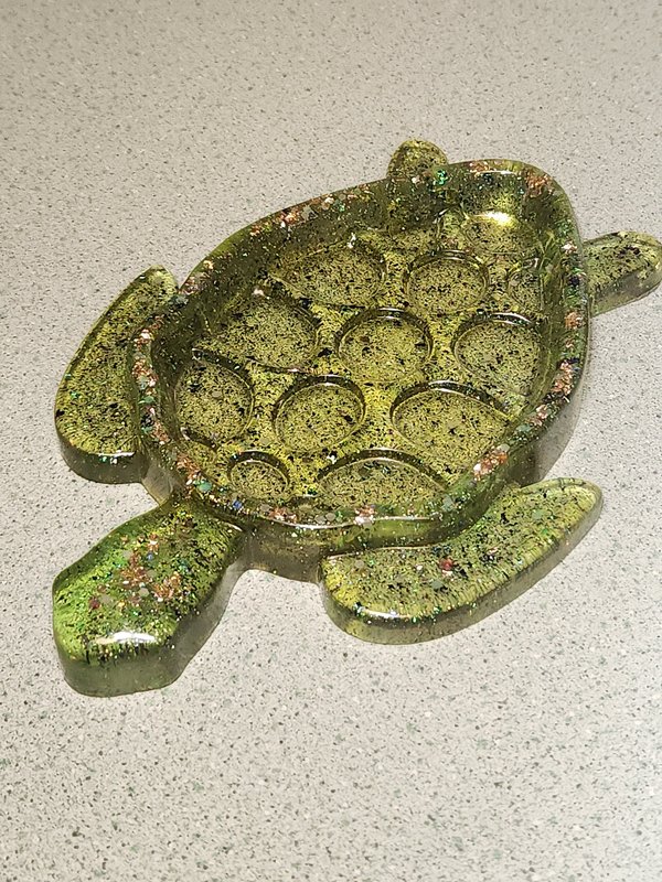 Sparkle turtle resin dish
