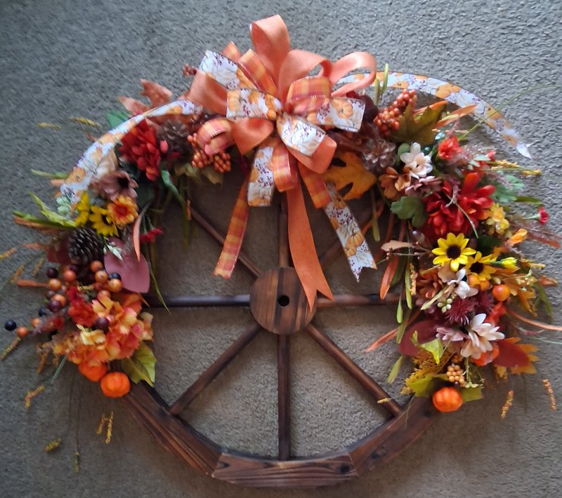 Rustic Wooden Wagon Wheel Wreath