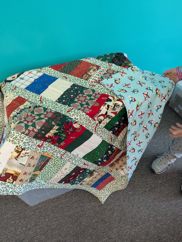 Holly Jolly Holiday Quilt