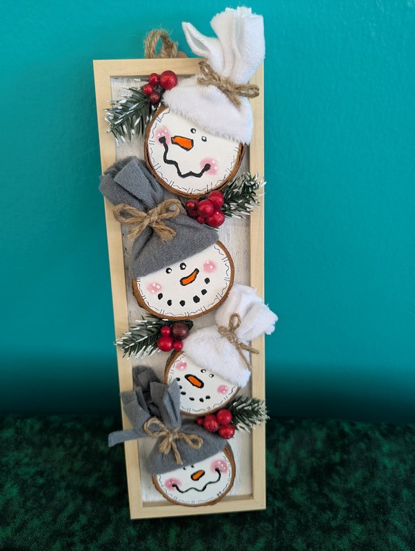 Four Little Snowmen Christmas Wall Decor ☃️