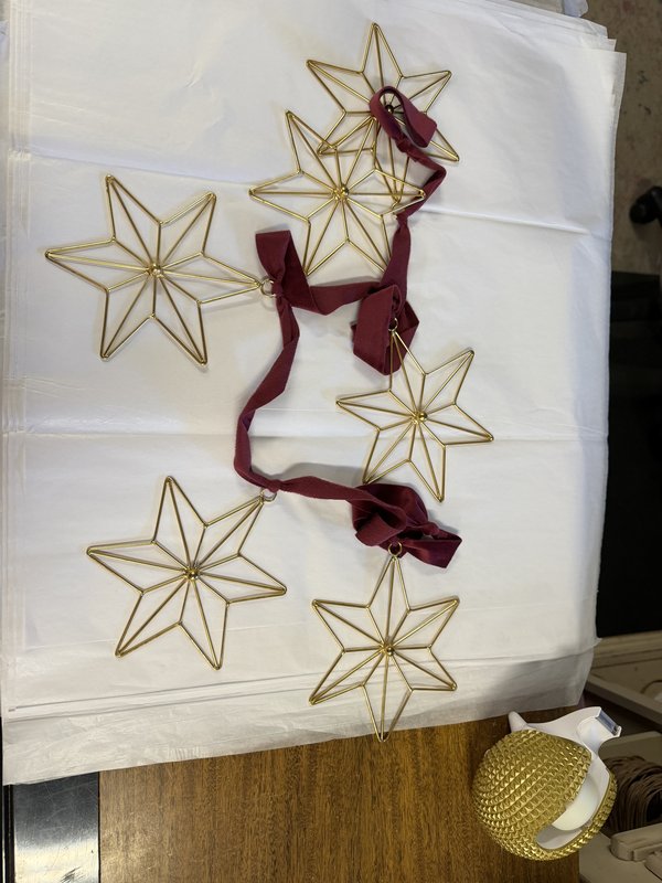 6 ft Gold Star Garland