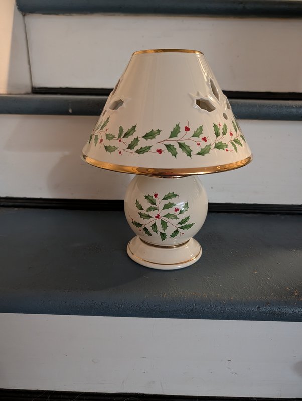 Lenox Christmas Table Candle Lamp 10" T