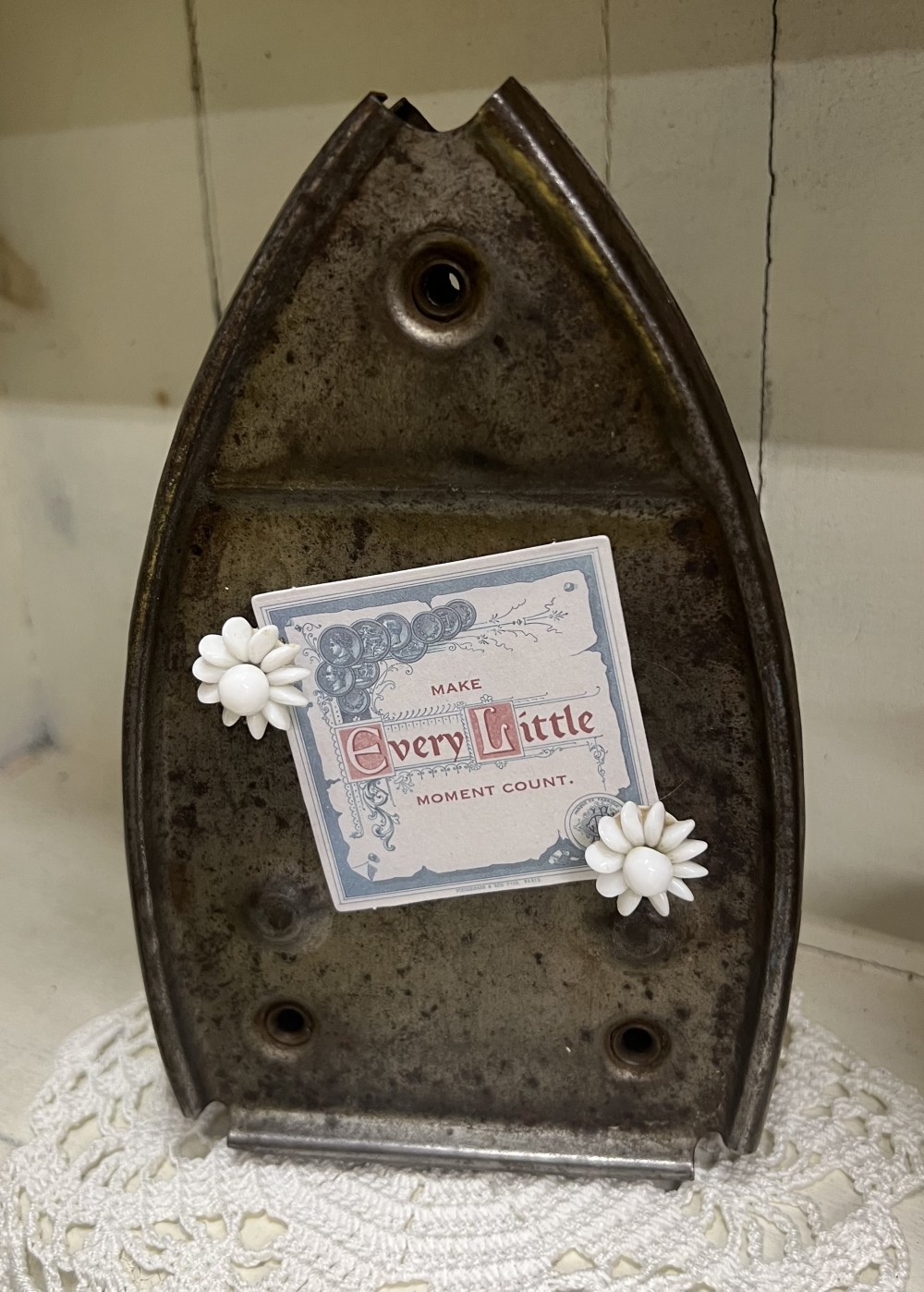 Vtg. Iron Trivet w/ 2 Vtg. Magnets