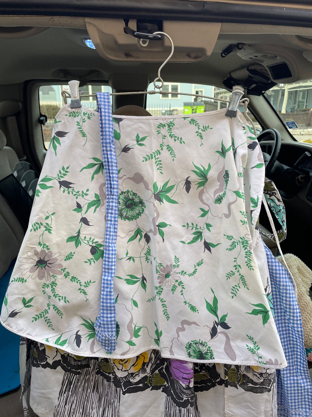 Apron1
